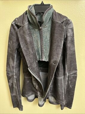 lululemon athletica Gray Layered Zip-Front Jacket Faded-maybe size 6-see pics